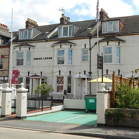Cedar Lodge Hotel Exeter Exterior photo