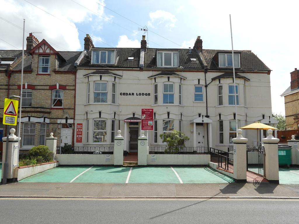 Cedar Lodge Hotel Exeter Exterior photo